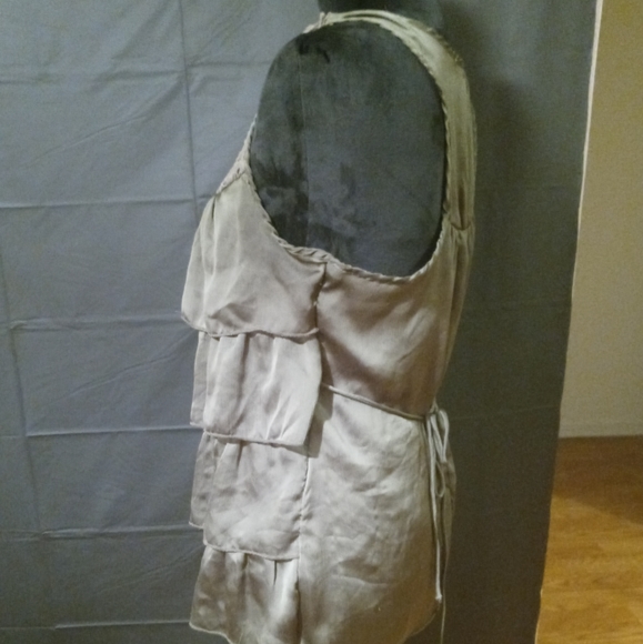 Beautiful blouse - Picture 2 of 5